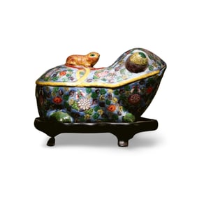 Chinese Porcelain Frog Shaped Container