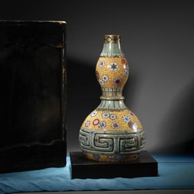 Yangcai Glaze Rotating Flower Gourd-Shape Vase