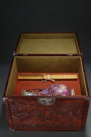 A Falangcai Enamel Vase