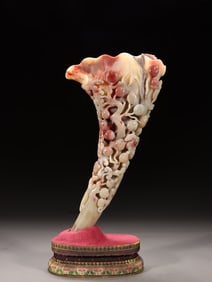A Shoushan Furong Stone Horn Cup