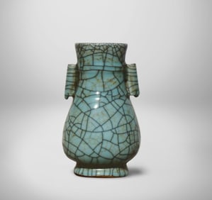 A Guanyao Vase