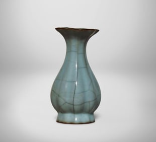 A Guanyao Vase