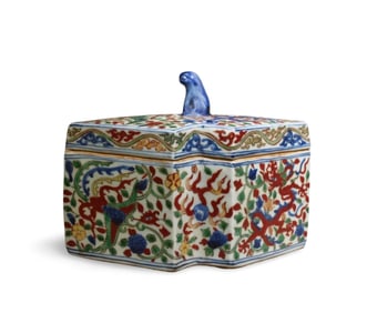 A Wucai Containter with Lid