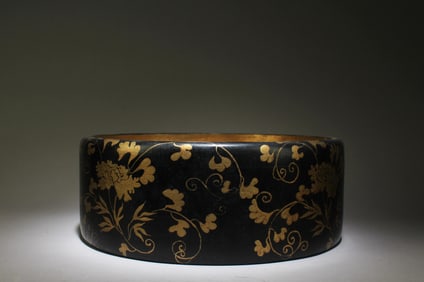 A Round Lacquer Container
