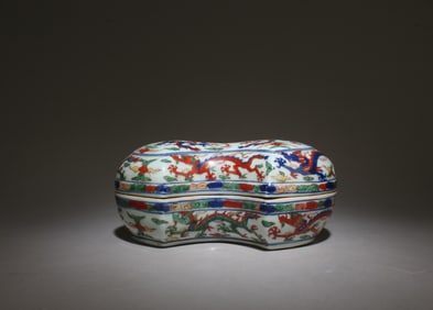 A Wucai Container with Lid