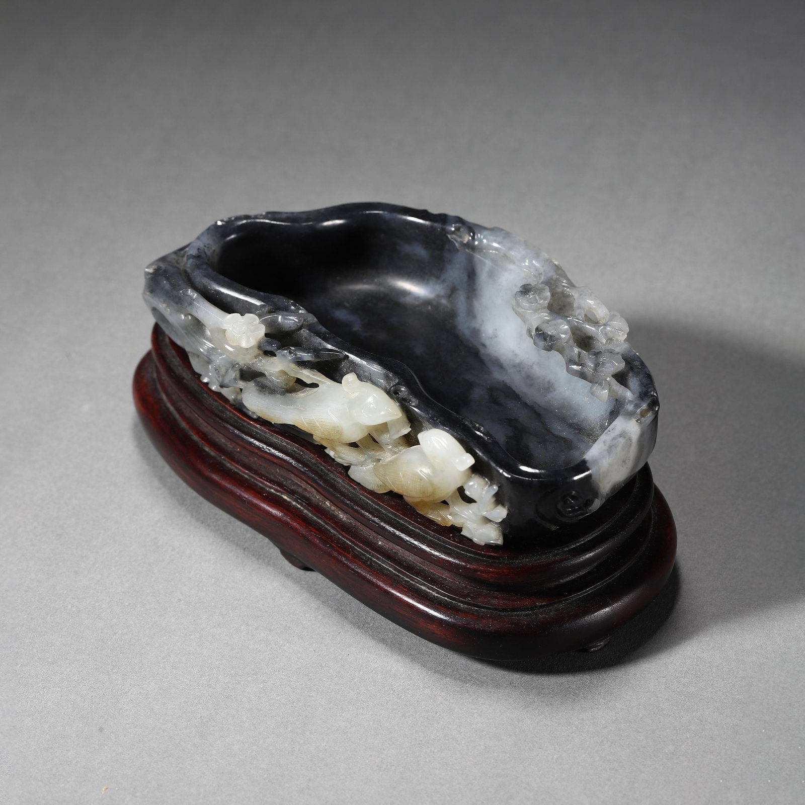 Mottled White and Grey Jade Flower and Bird Washer: Mottled White and Grey Jade Flower and Bird Washer. Length:4.92", Width:2.76", Height:1.97"