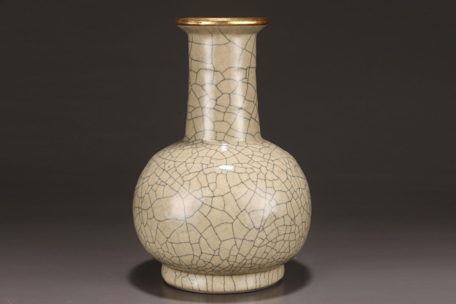 A Ge Ware Beige Glazed Vase with String Pattern - 4