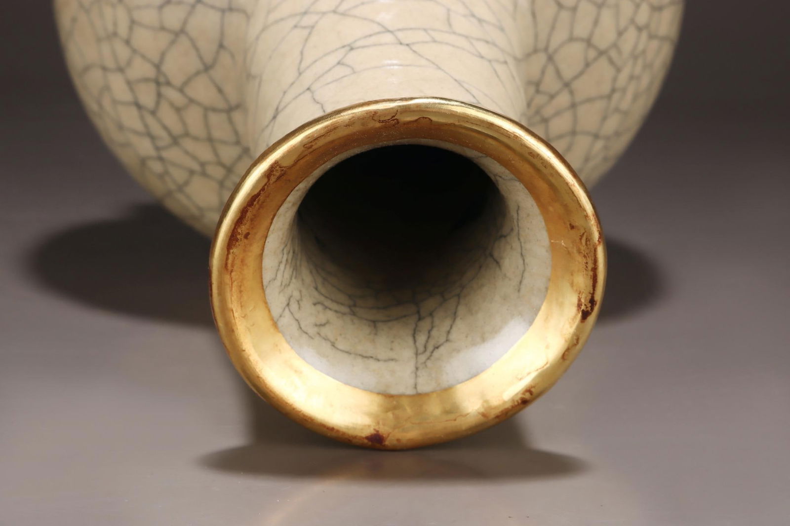 A Ge Ware Beige Glazed Vase with String Pattern - 7