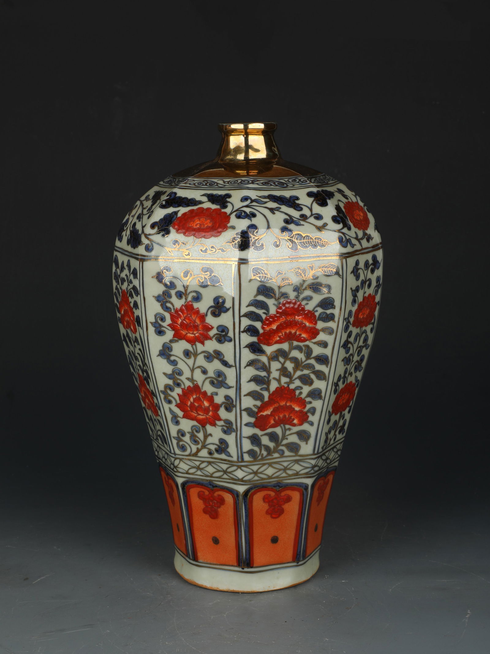 A Porcelain Meiping Vase (1 of 9)