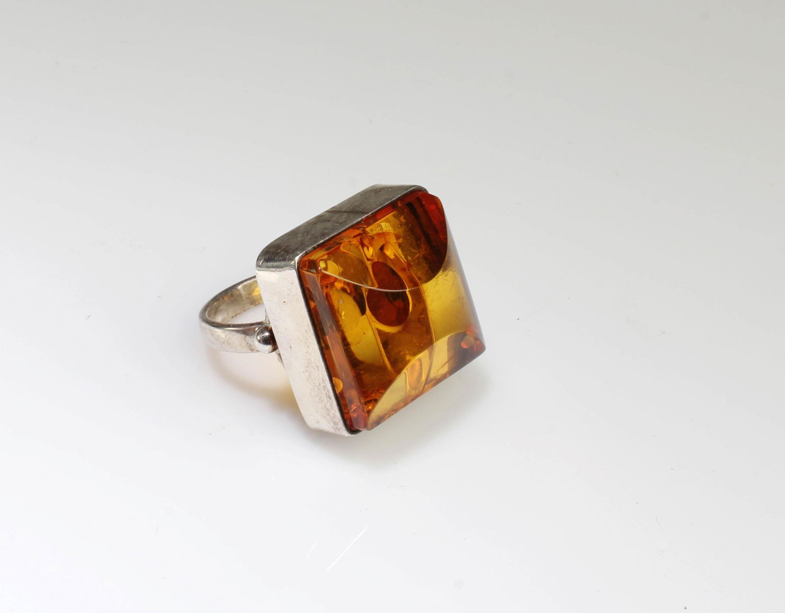 A Square Shaped Amber Ring - 3
