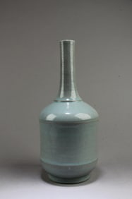 Chinese Ruyao Vase
