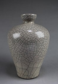 Chinese Geyao Vase