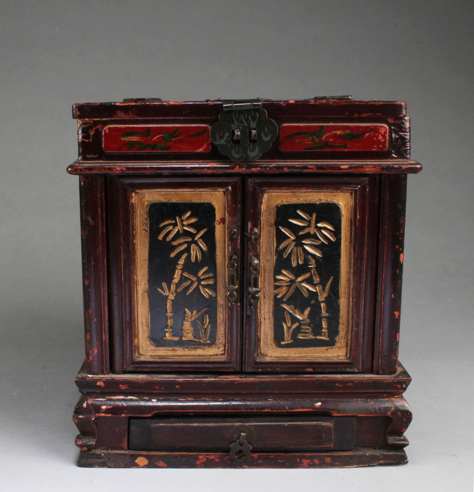 A Carved Wooden Makeup Box (1 of 6)