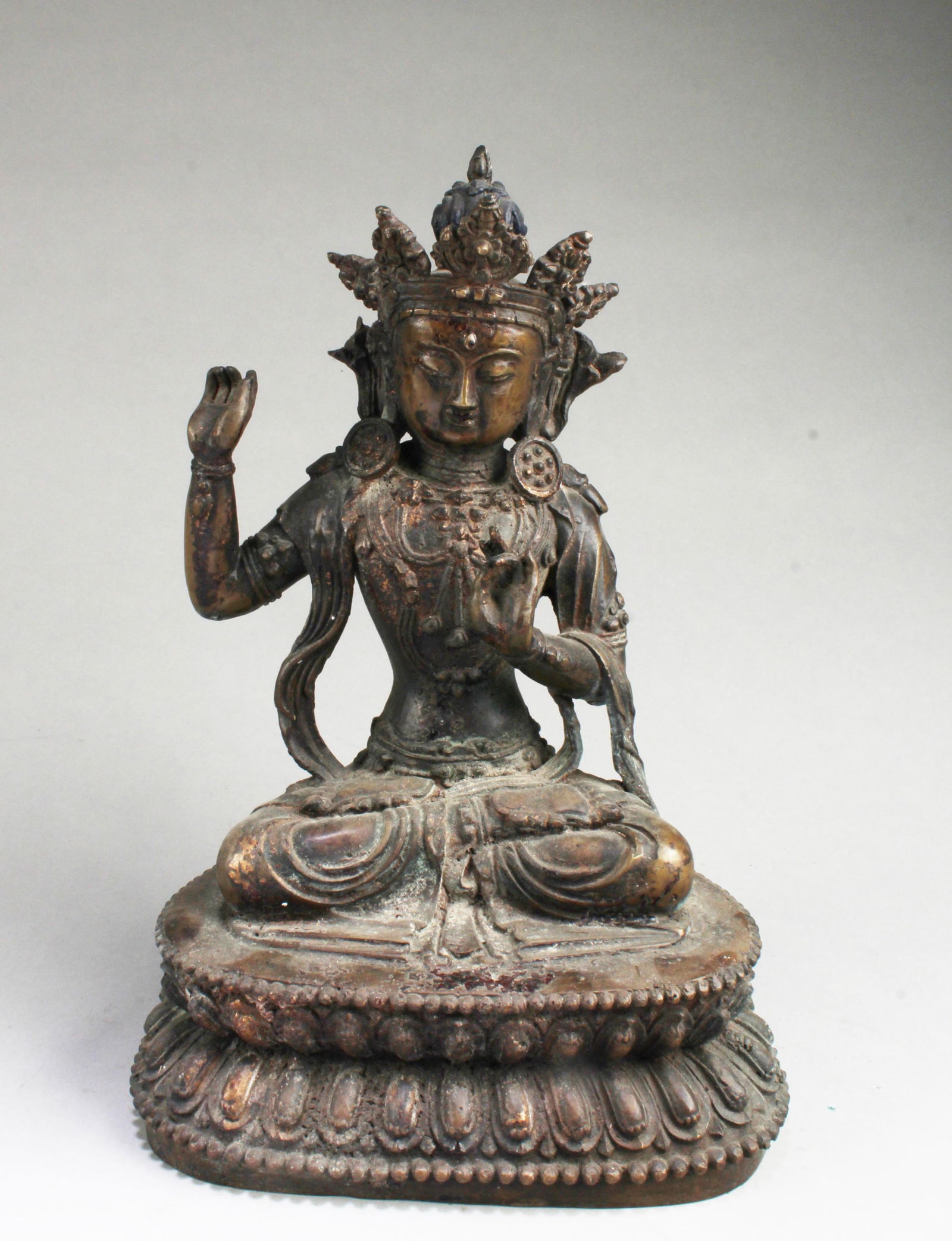 Chinese Gilt Bronze Buddha Statue (1 of 6)