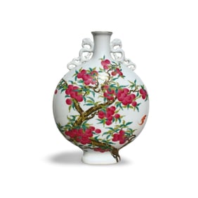 A Porcelain Lychee Moonflask Vase