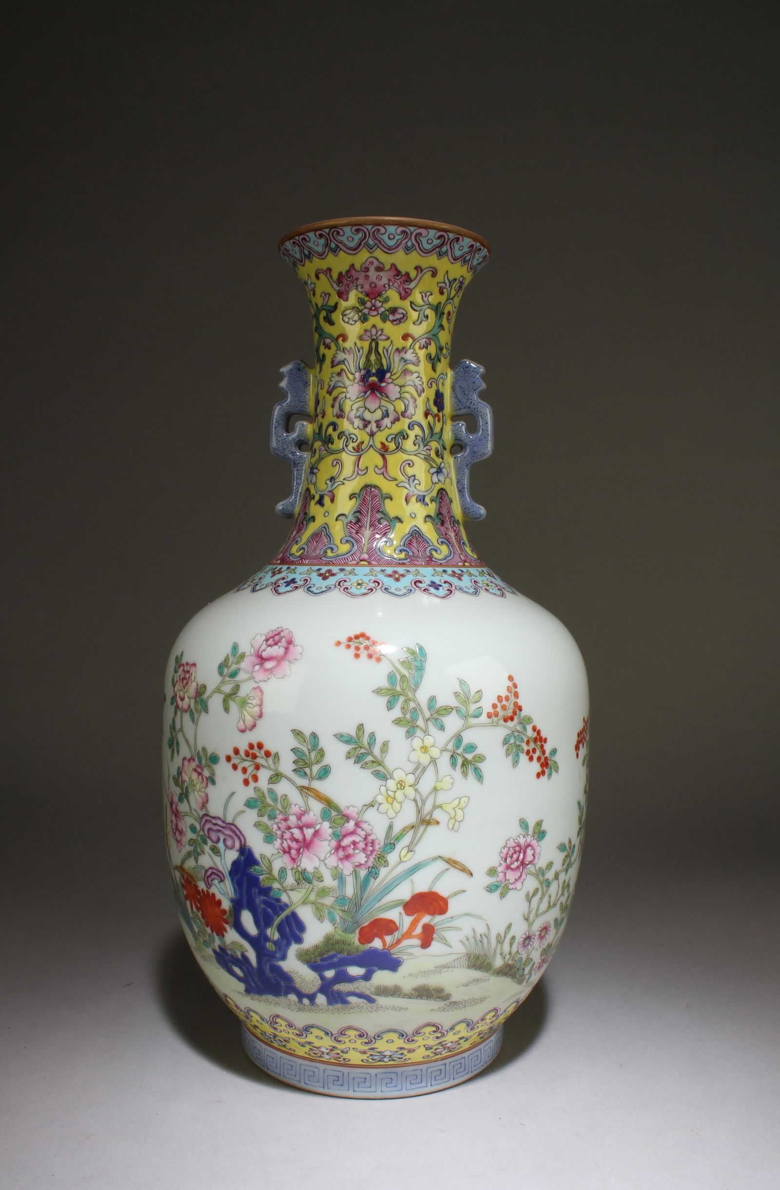 A Fencai Vase with Box - 2
