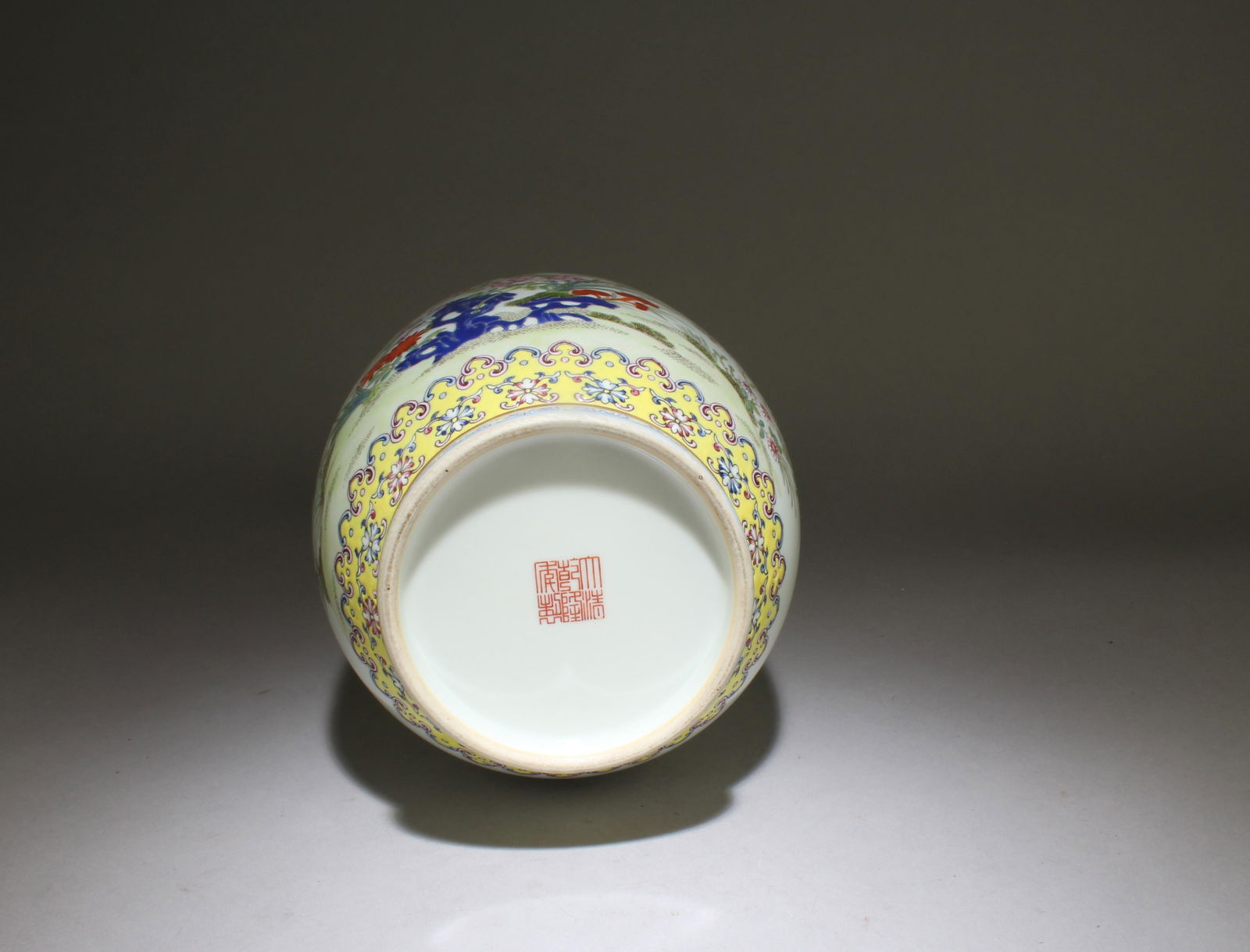 A Fencai Vase with Box - 7