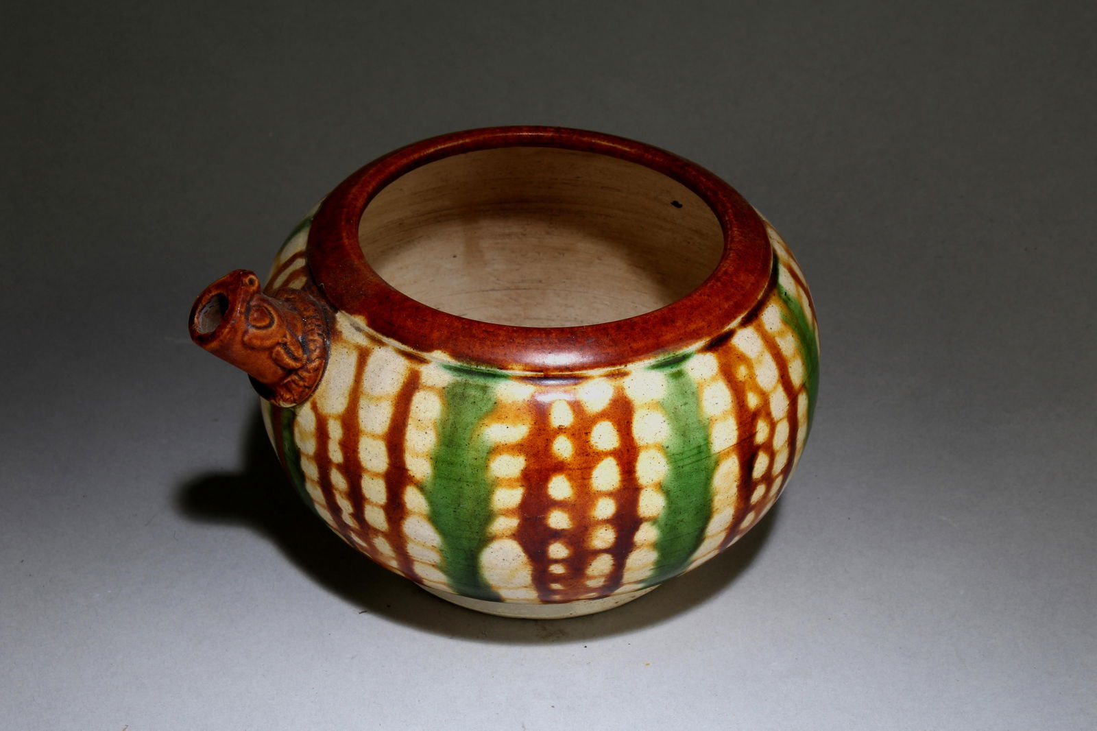 A Chinese SanCai Waterdropper: A Chinese SanCai Waterdropper. Dimensions: 3.25" x 6".