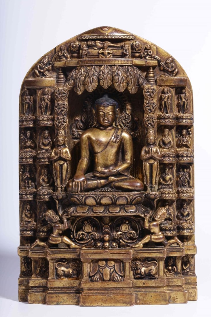 A Gilt Bronze Shakyamuni Buddha Statue: A Gilt Bronze Shakyamuni Buddha Statue. Height: 8.27in; Length: 5.51in; Width: 1.97in; Weight: 5.137lb.