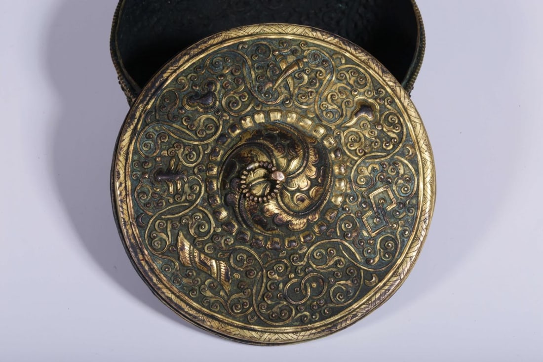 A Gilt Bronze Box - 3