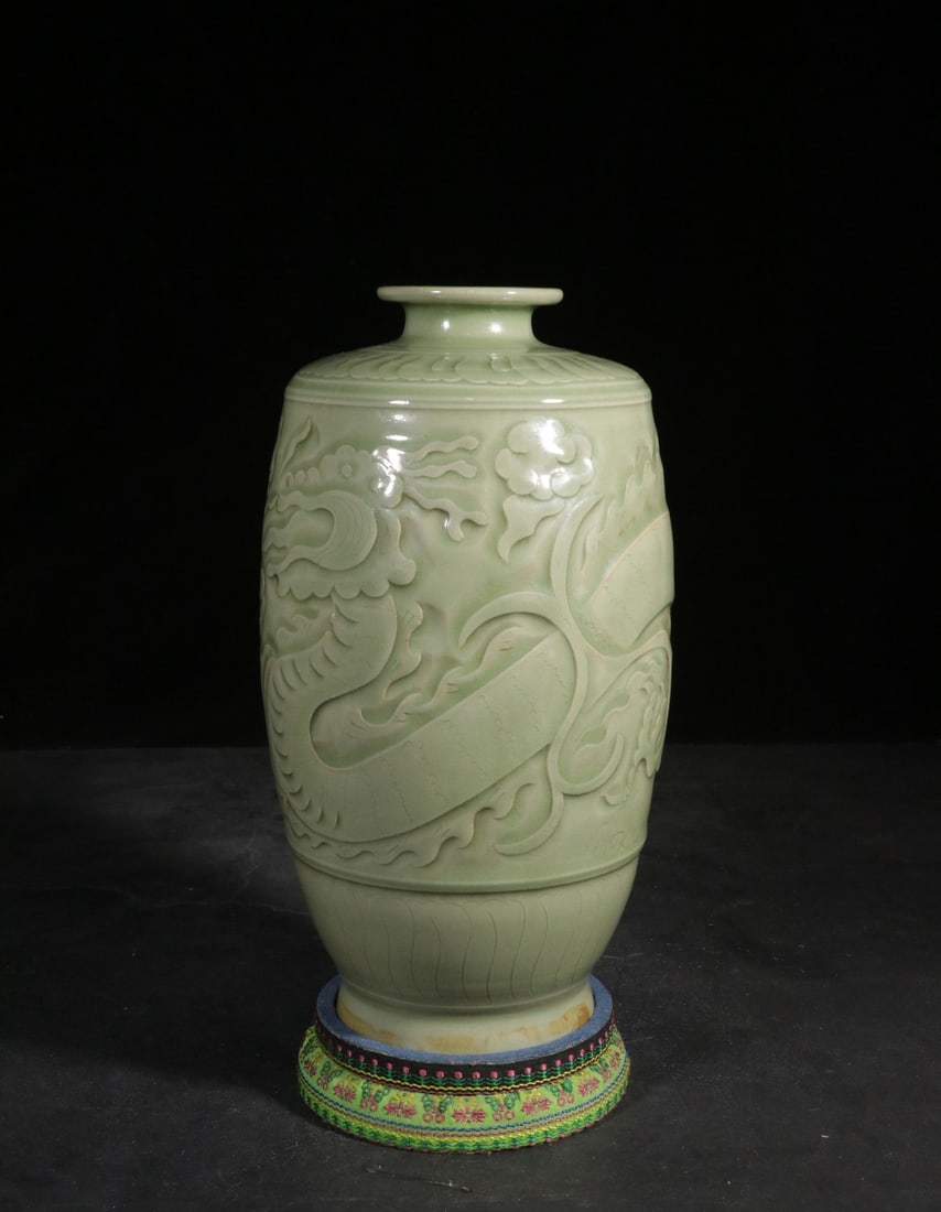 A Yaozhou Ware Vase - 2