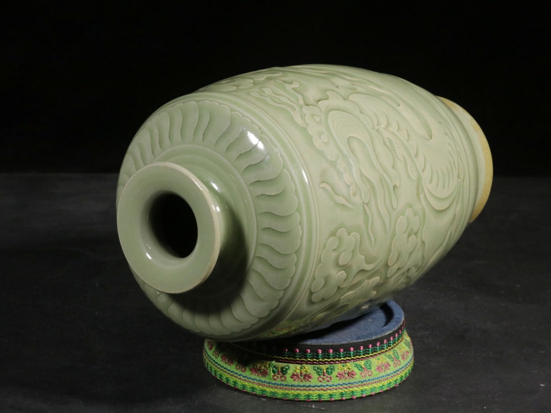 A Yaozhou Ware Vase - 6