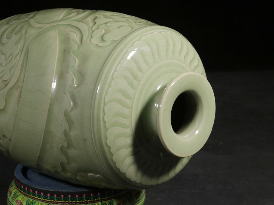 A Yaozhou Ware Vase - 7