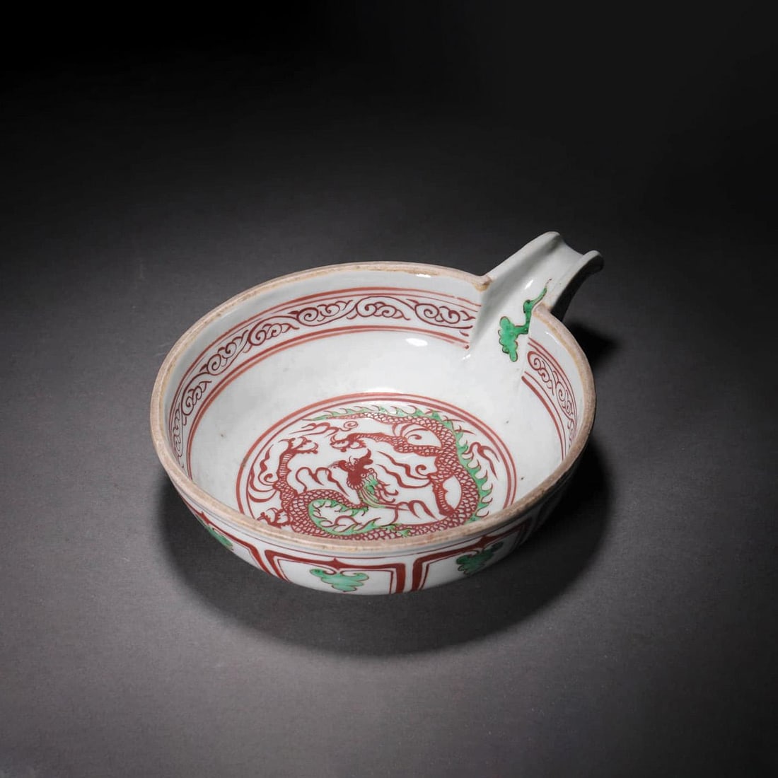 Wucai Glaze Dragon Vessel (1 of 7)
