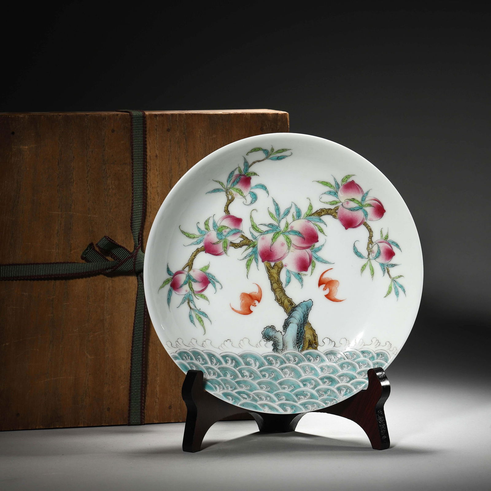 Famille rose 'PEACHES' plate (1 of 7)