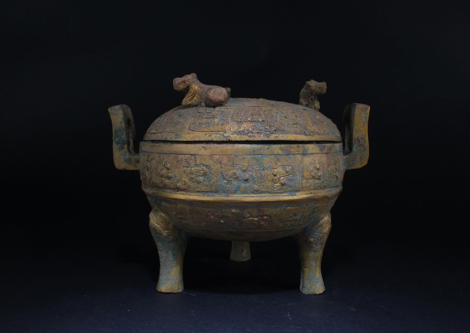A Bronze Censer With Lid (1 of 7)