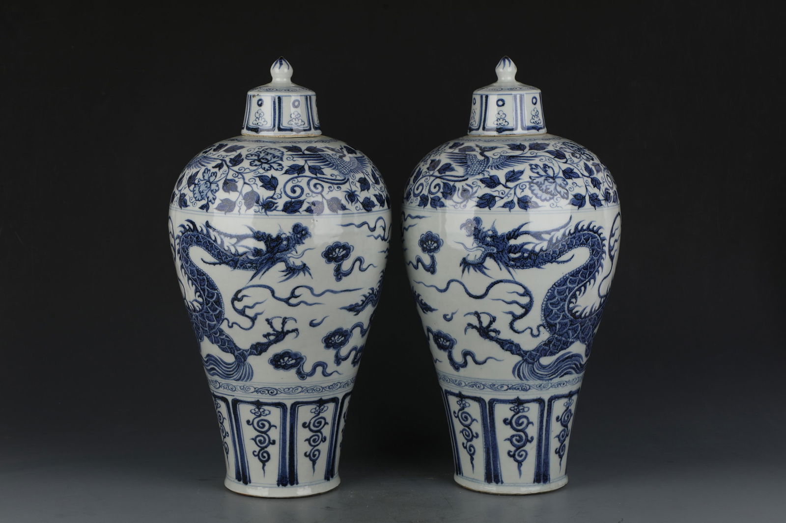 A Pair of Blue & White Porcelain Jars (1 of 8)
