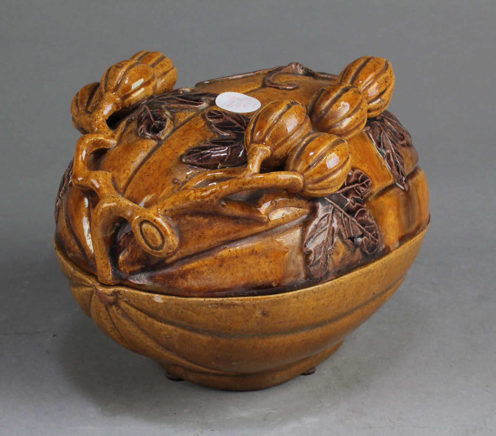 Chinese Porcelain Container (1 of 5)