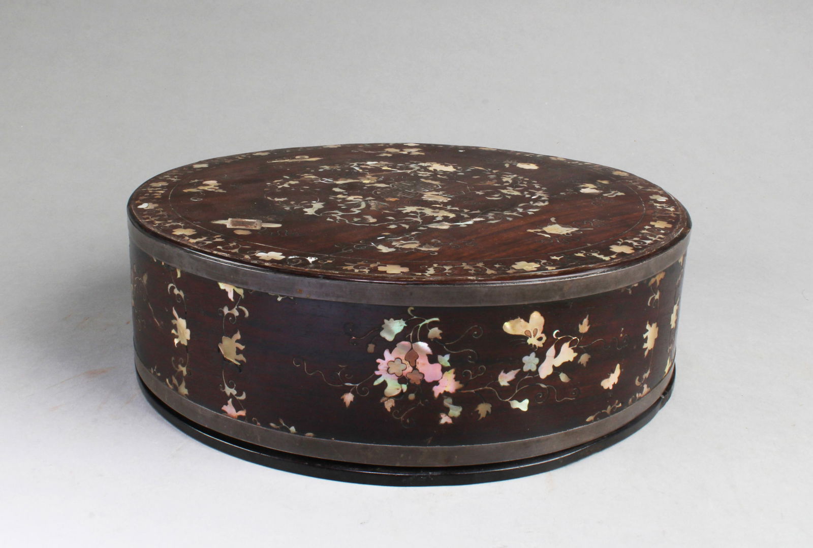 Antique Hardwood Round Box (1 of 5)