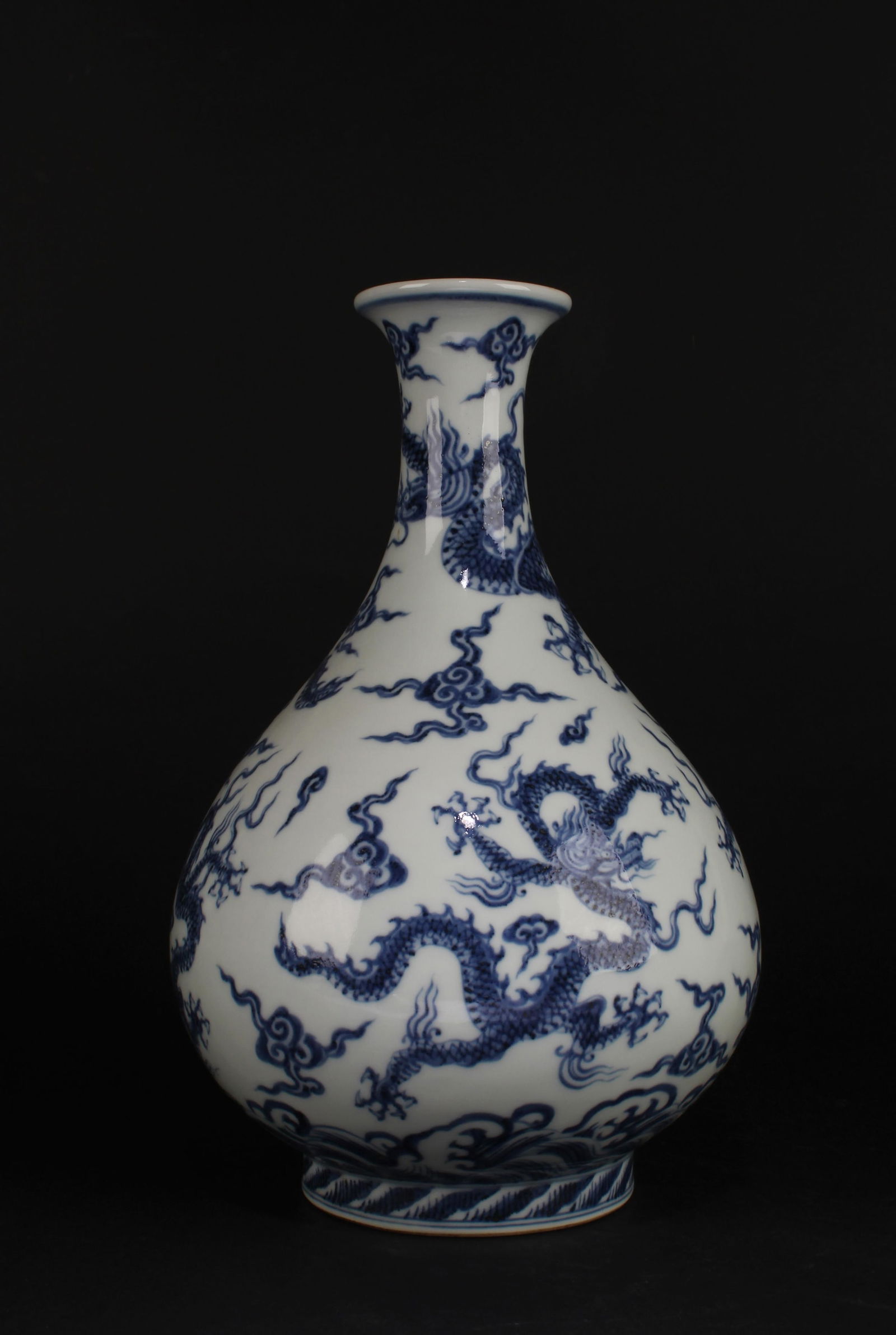 A Blue & White Porcelain Vase (1 of 6)