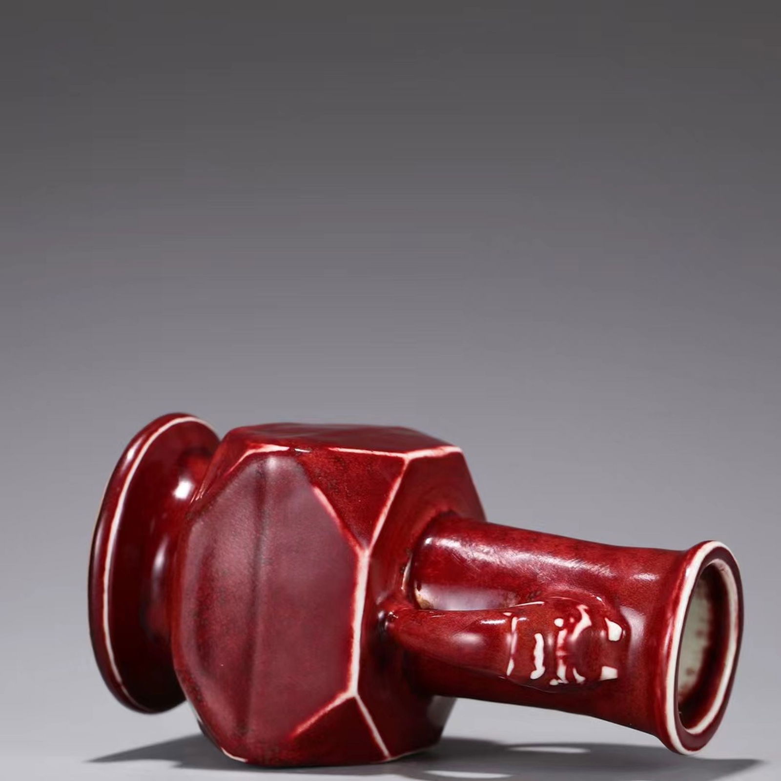 A Red Glazed Vase - 4
