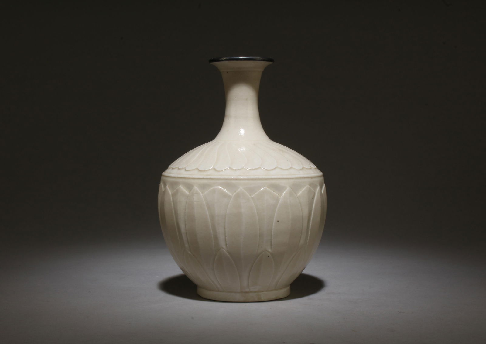 A DingYao Vase (1 of 3)