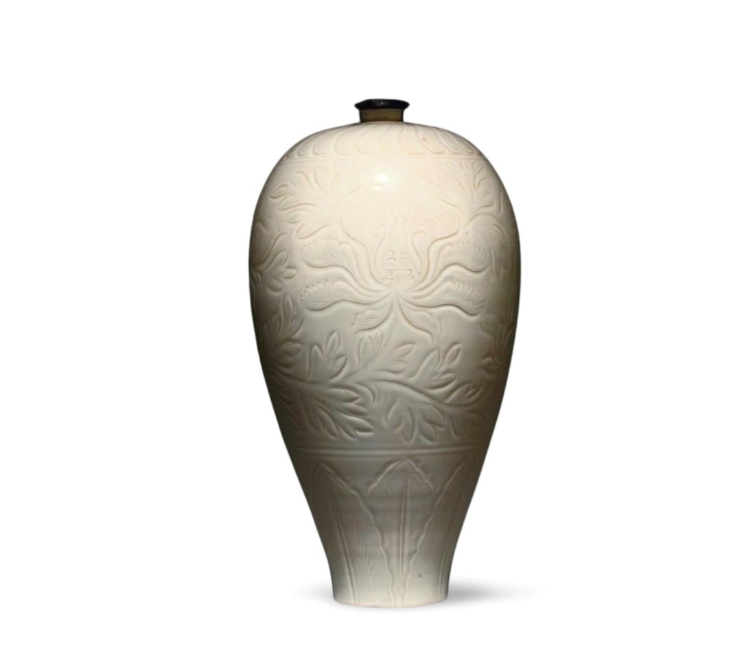A Dingyao Vase (1 of 6)