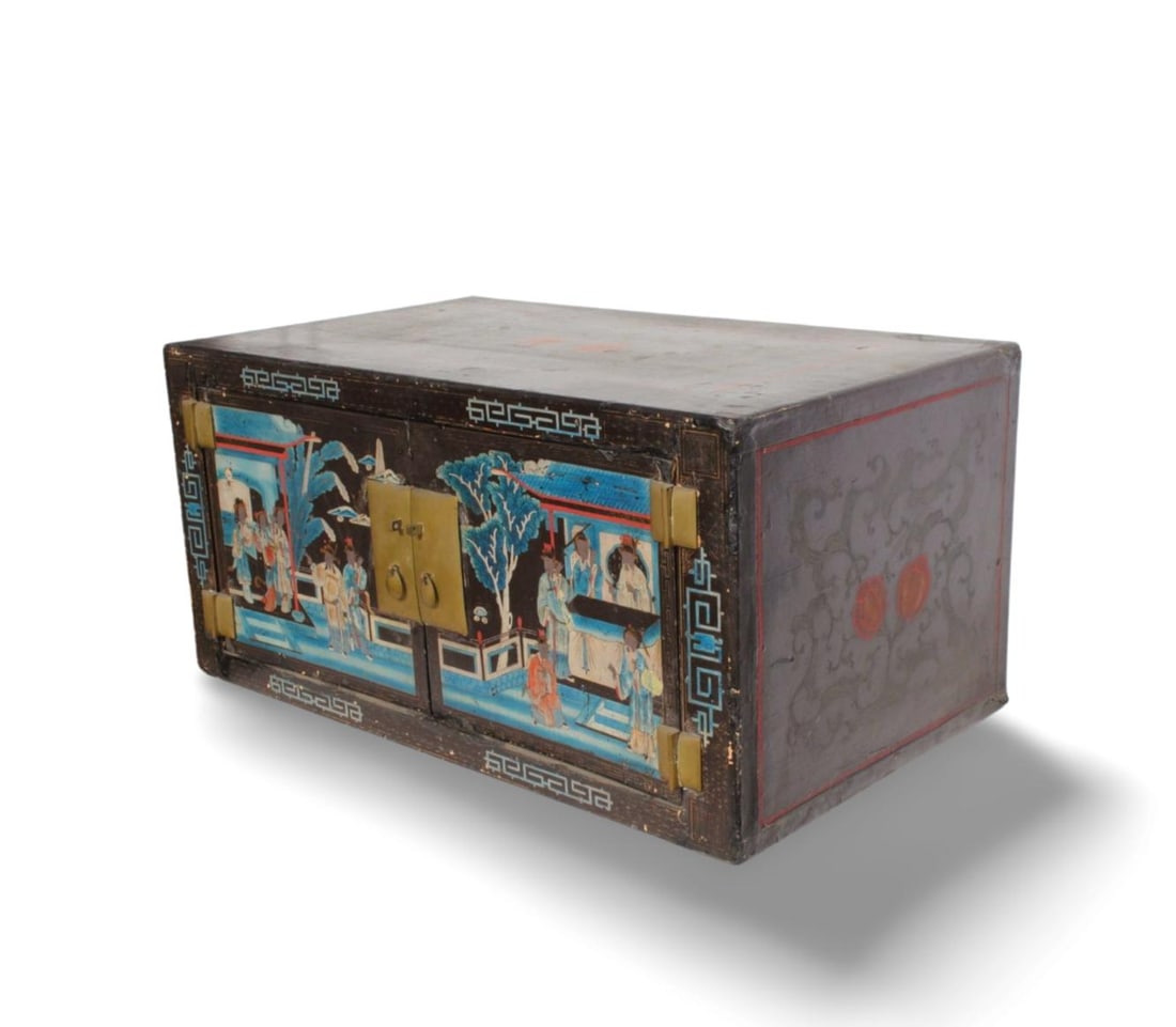 A Lacquerware Cabinet - 2