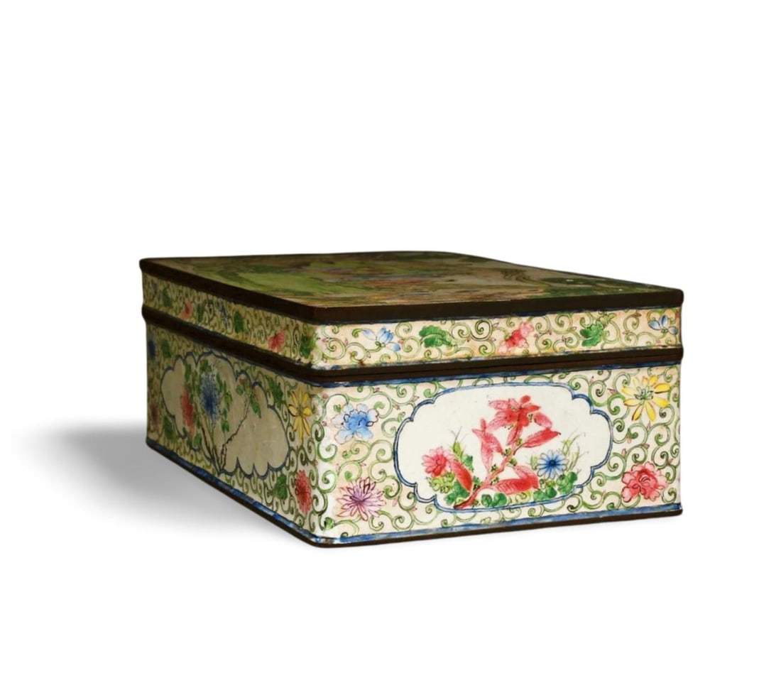 A Rectangular Shaped Enamel Container - 2