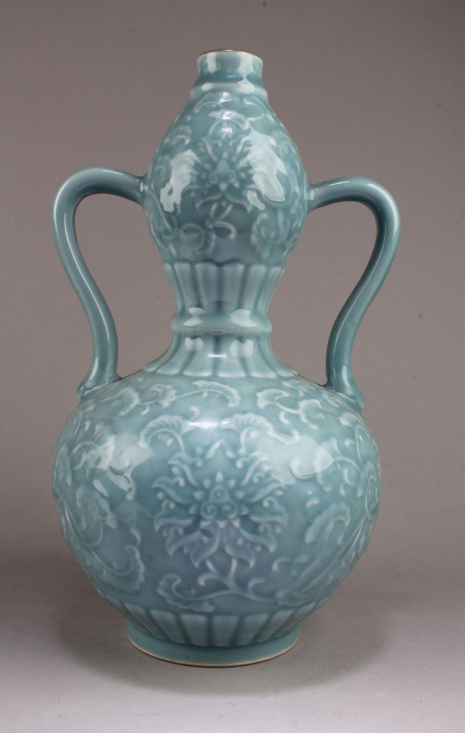 Chinese Porcelain Vase (1 of 6)