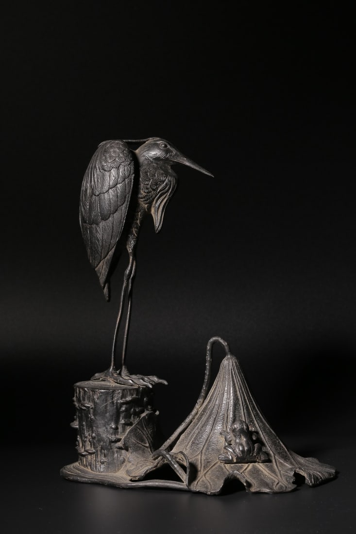 A Bronze Ornament: A Bronze Ornament. Dimensions: 8.86 × 7.09 × 5.12 in; Weight: 2.708 lb.