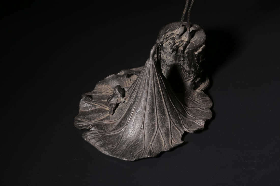 A Bronze Ornament - 8