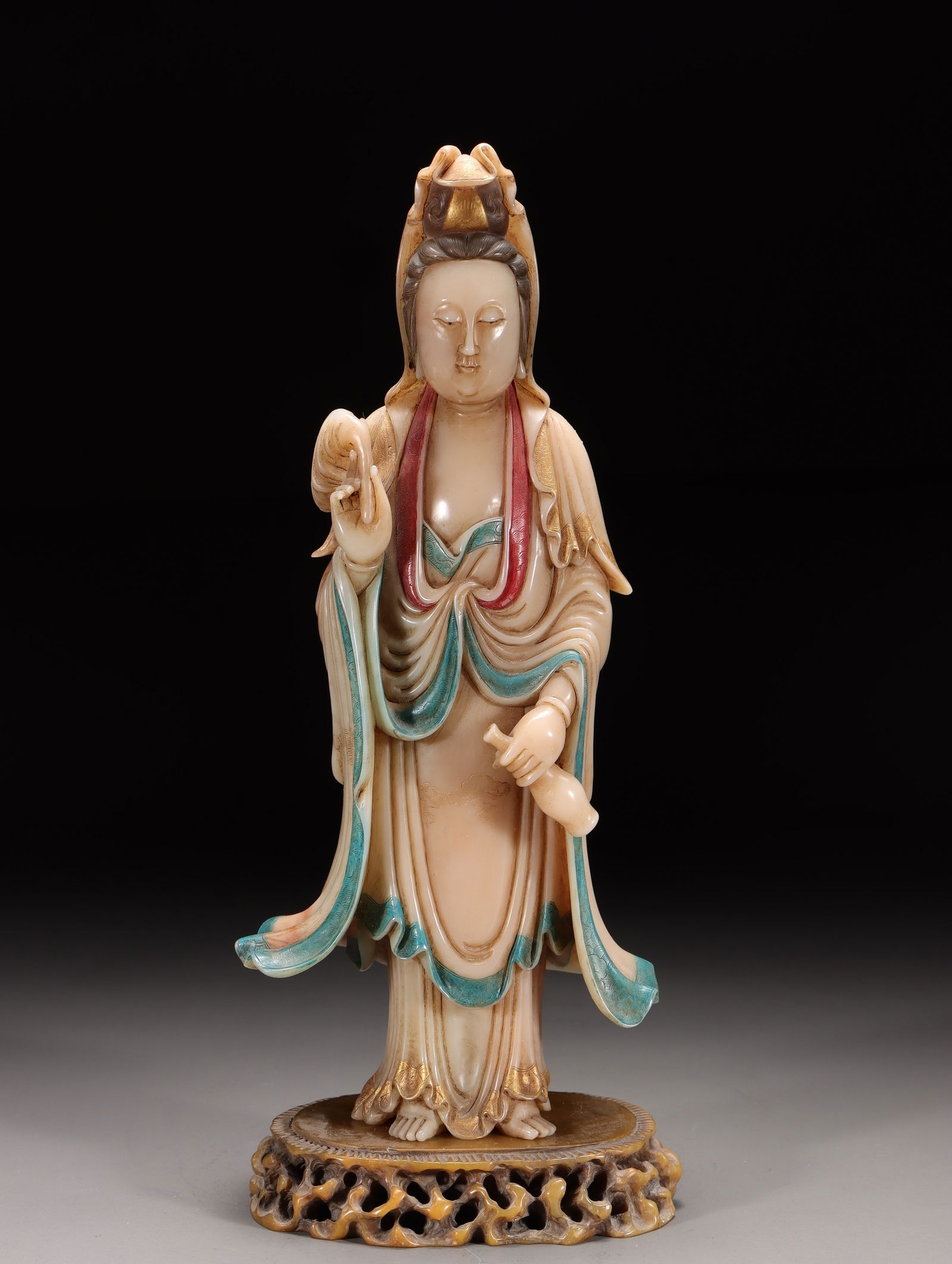 A Shoushan Furong Stone Guanyin Statue (1 of 9)