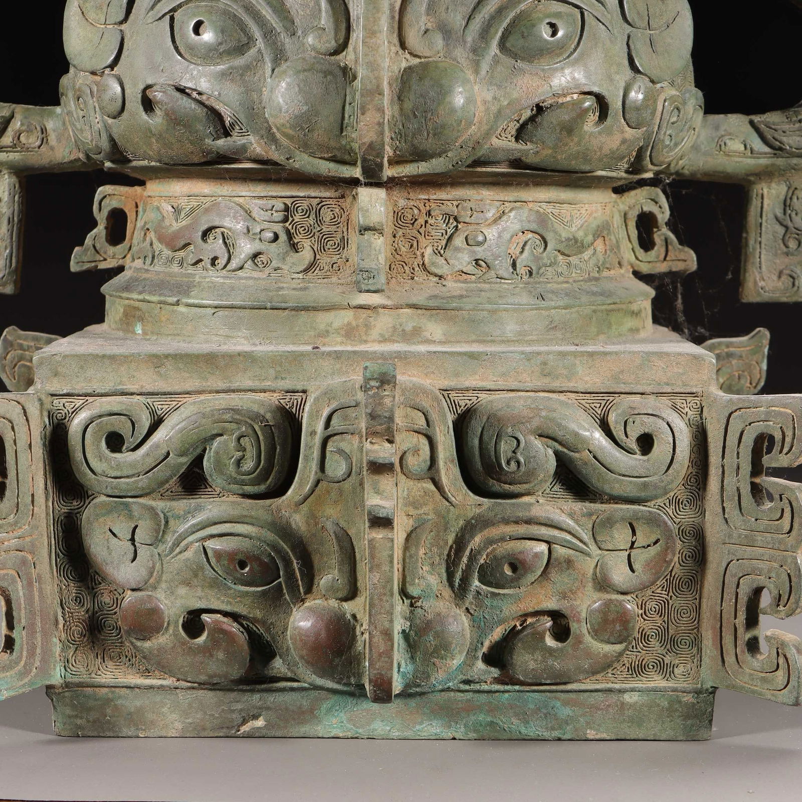 A Bronze Gui Vessel - 6