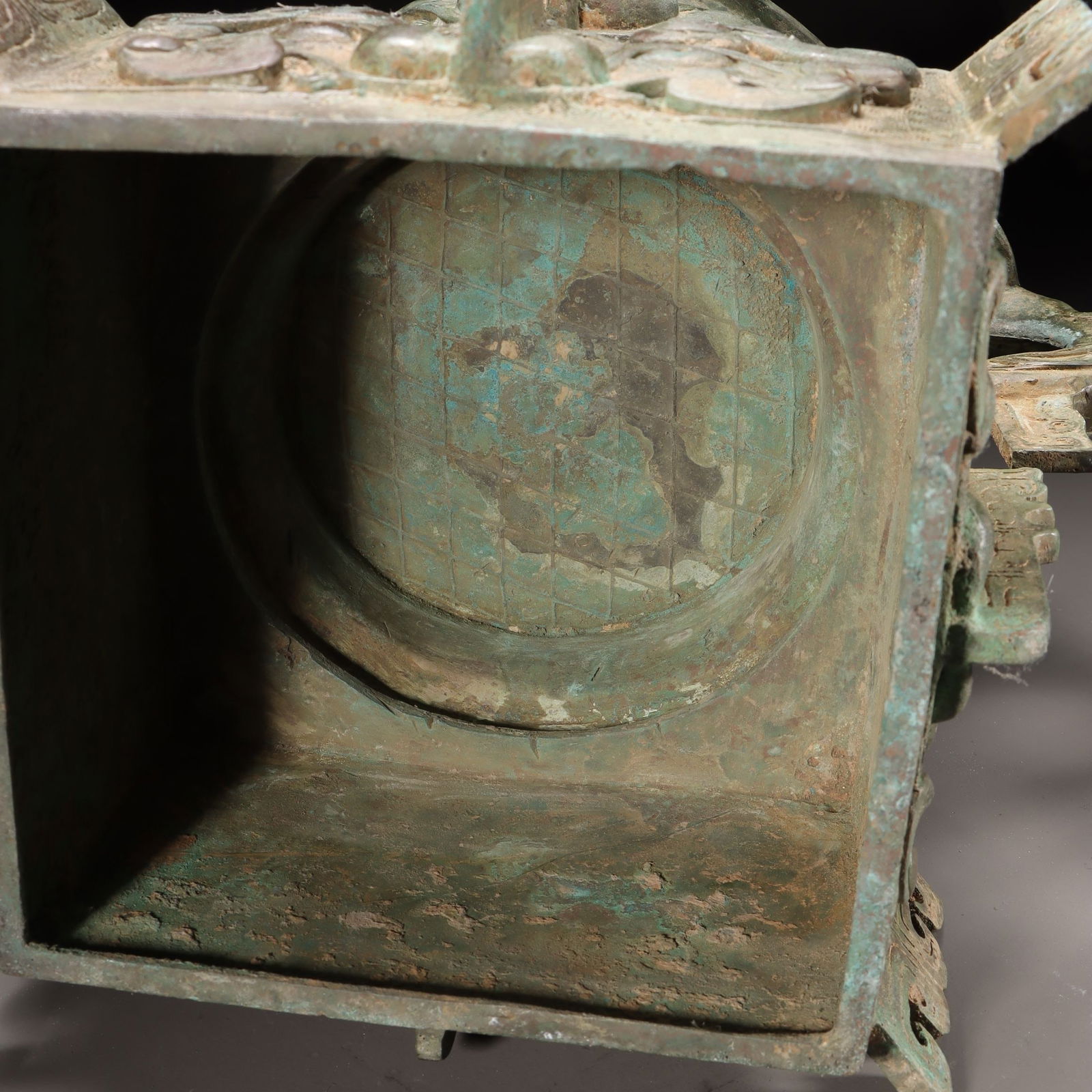 A Bronze Gui Vessel - 9