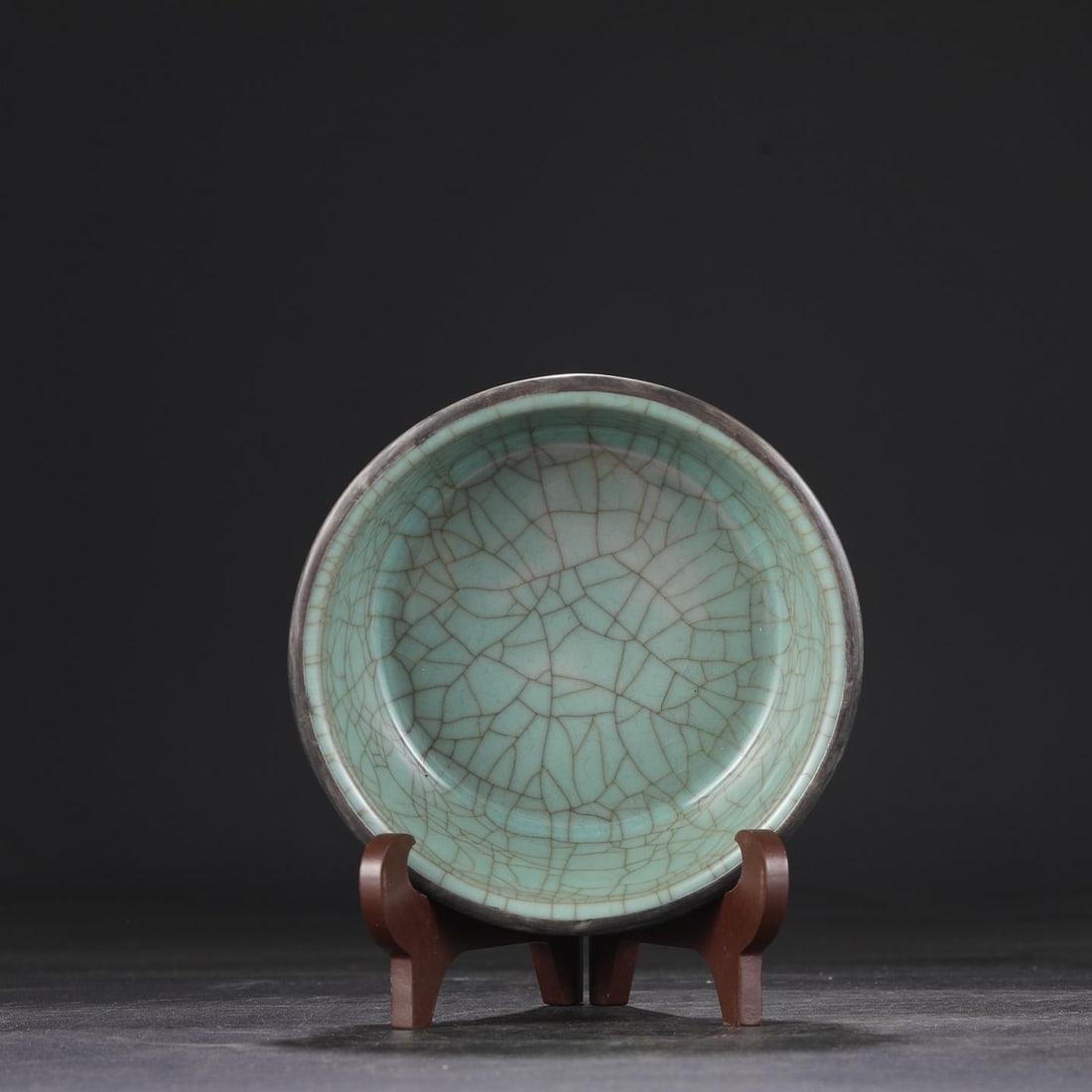 A Guan Ware Celadon Glazed Dish - 3