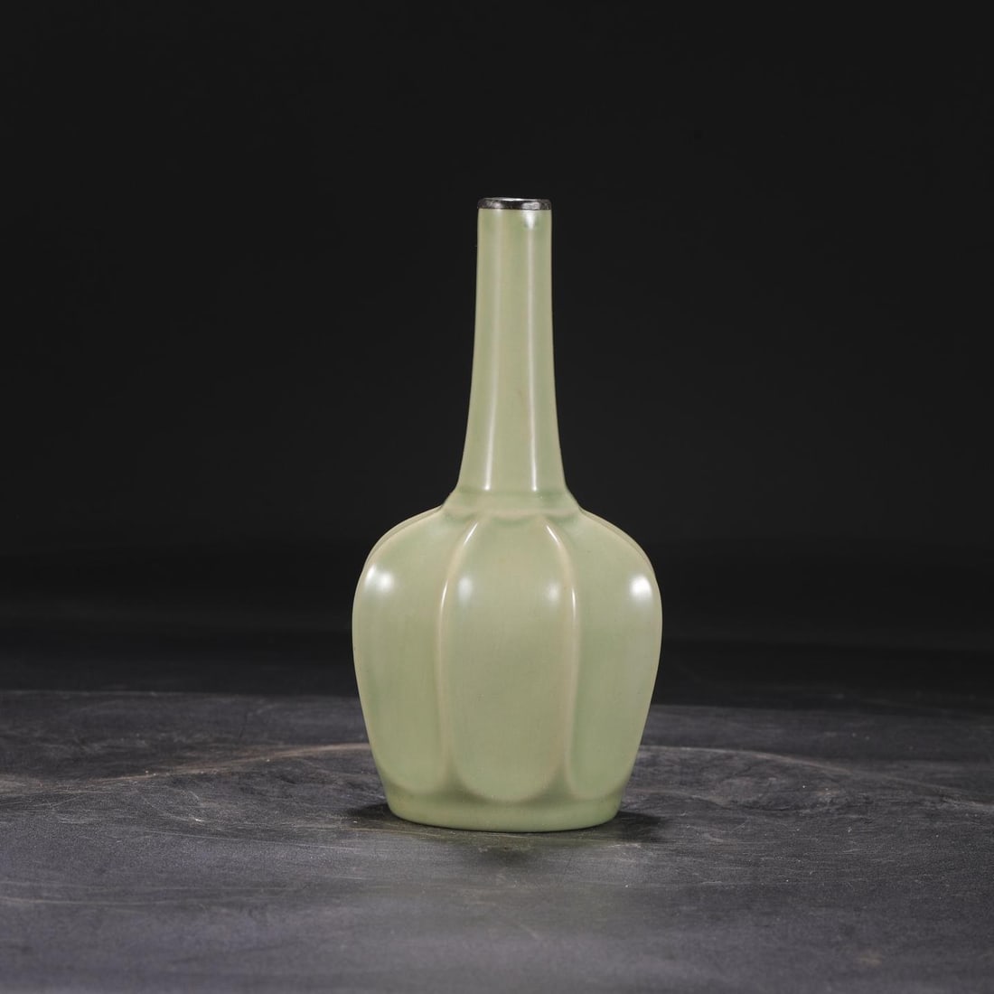 A Yue Ware Celadon Octagonal Vase - 6