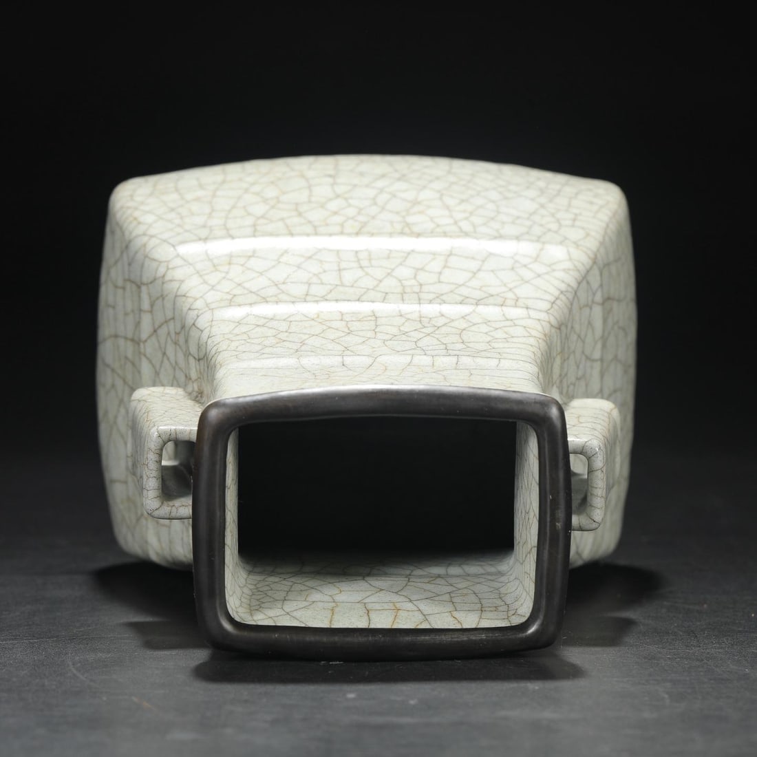 A Ge Ware Celadon Glazed Square-Handled Vase - 4