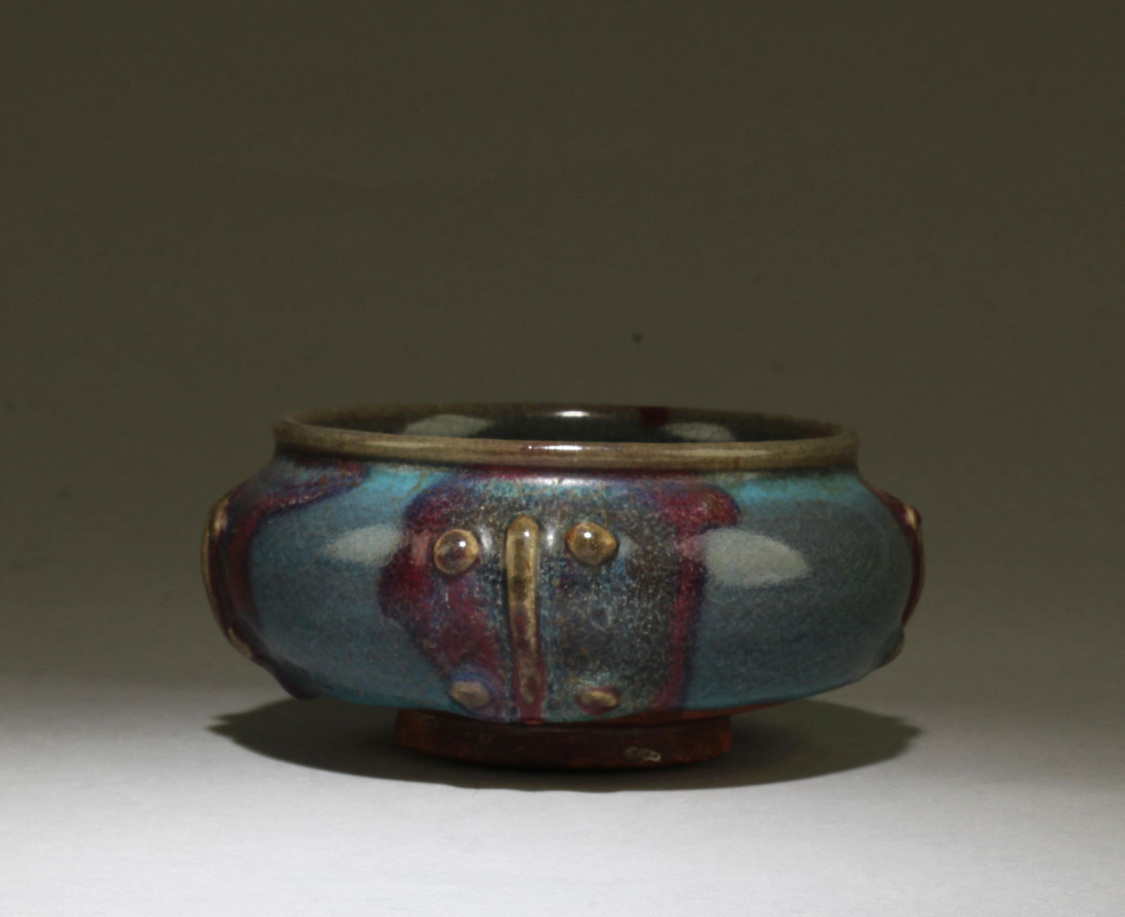 A Jun Type Ink Washer: A Jun Type Ink Washer. Height: 2.5" Diameter: 5.4"