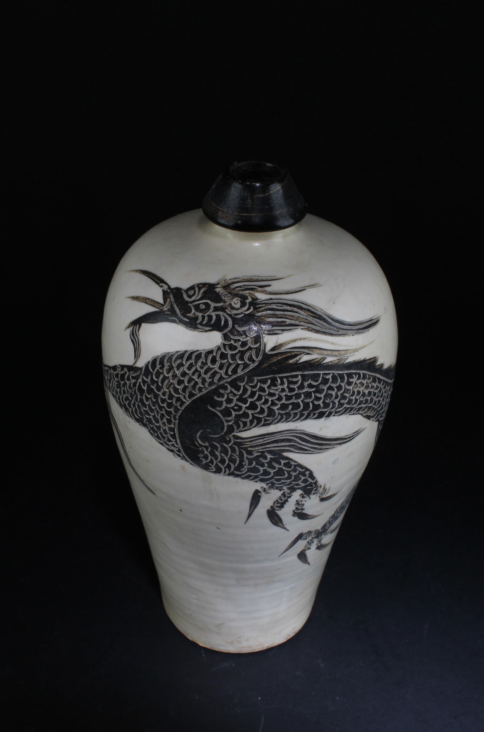 A Pottery Vase (1 of 6)